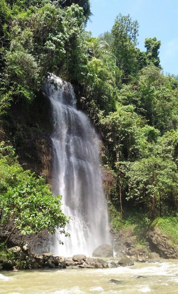 Curug Cibekong: Menyusuri Alam Tanpa Antre di Pagi Hari